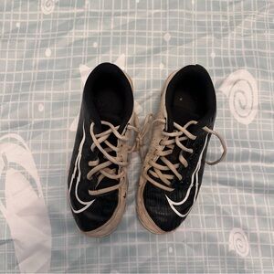 Boys’ Nike baseball cleats
